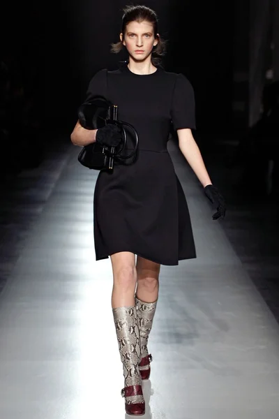 Look 3